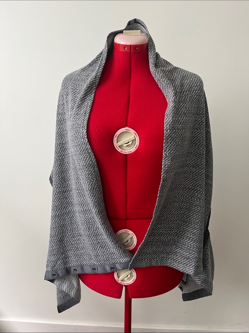 Women's Gray Lululemon Vinyasa Wrap/Shawl/ Scarf in Heathered Grey